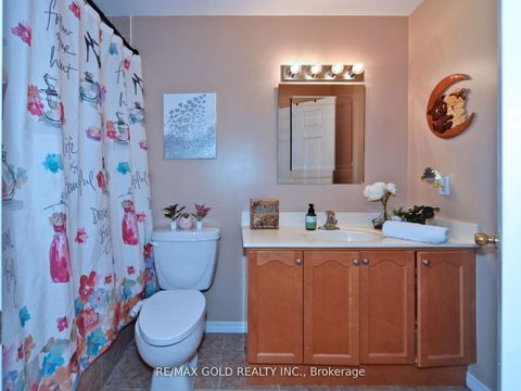 Photo 29 at 404 - 2 Maison Parc Court N, Lakeview Estates, Vaughan