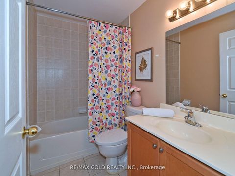 Photo 34 at 404 - 2 Maison Parc Court N, Lakeview Estates, Vaughan