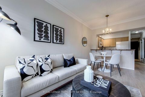 Photo 2 at 208 - 2 Clairtrell Road, Willowdale East, Toronto