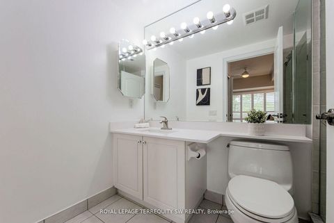 Photo 12 at 208 - 2 Clairtrell Road, Willowdale East, Toronto