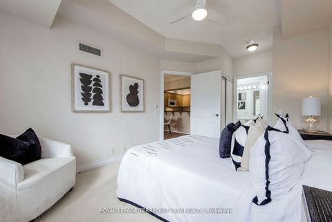 Photo 13 at 208 - 2 Clairtrell Road, Willowdale East, Toronto
