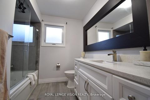 Photo 31 at 28 Valley Centre Drive S, Rouge E11, Toronto