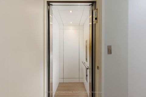 Photo 4 at 7 Thurloe Avenue, Mount Pleasant West, Toronto