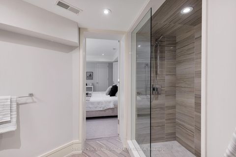 Photo 32 at 7 Thurloe Avenue, Mount Pleasant West, Toronto