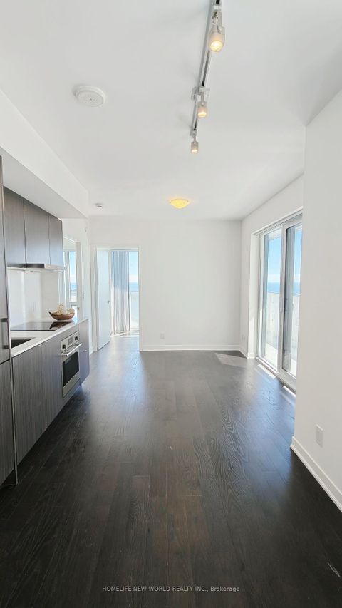 Photo 1 at 4810 - 88 Harbour Street, Waterfront Communities C1, Toronto