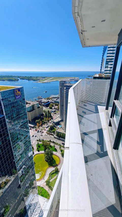 Photo 18 at 4810 - 88 Harbour Street, Waterfront Communities C1, Toronto