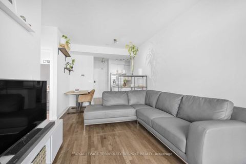 Photo 5 at 906 - 1910 Lake Shore Blvd Boulevard W, South Parkdale, Toronto