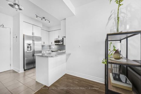 Photo 6 at 906 - 1910 Lake Shore Blvd Boulevard W, South Parkdale, Toronto