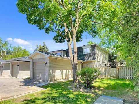 Photo 1 at 61 Plum Tree Way, Branson, Toronto
