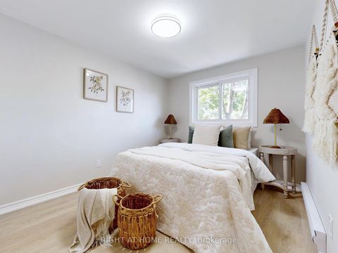 Photo 14 at 61 Plum Tree Way, Branson, Toronto