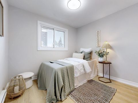 Photo 16 at 61 Plum Tree Way, Branson, Toronto