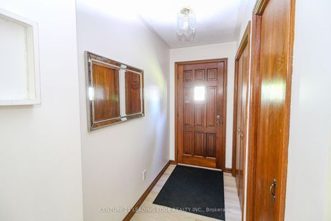 Photo 4 at 121 Northview Avenue, Blue Grass Meadows, Whitby