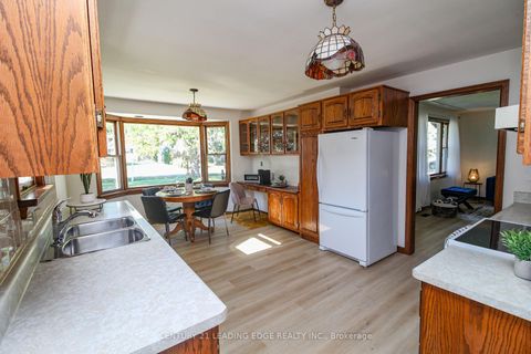 Photo 6 at 121 Northview Avenue, Blue Grass Meadows, Whitby