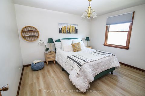 Photo 9 at 121 Northview Avenue, Blue Grass Meadows, Whitby