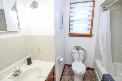 Photo 10 at 121 Northview Avenue, Blue Grass Meadows, Whitby