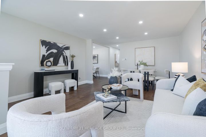 Photo 7 at 254 Demaine Crescent, Crosby, Richmond Hill
