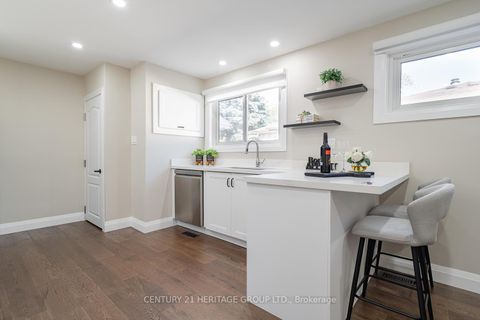 Photo 15 at 254 Demaine Crescent, Crosby, Richmond Hill