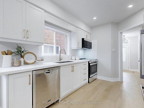 Photo 7 at 19 Indigo Street, Rouge Woods, Richmond Hill