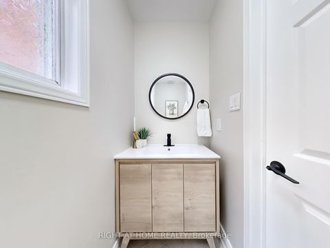 Photo 11 at 19 Indigo Street, Rouge Woods, Richmond Hill