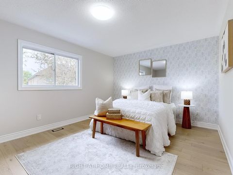 Photo 13 at 19 Indigo Street, Rouge Woods, Richmond Hill