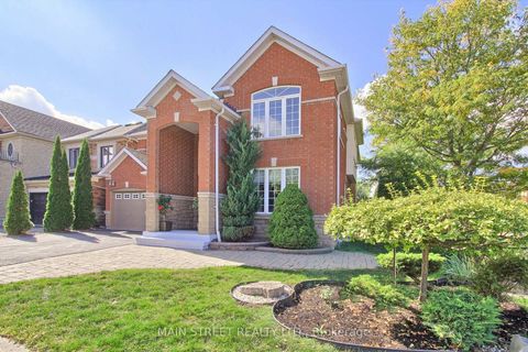 Photo 1 at 30 Conover Avenue, Bayview Northeast, Aurora
