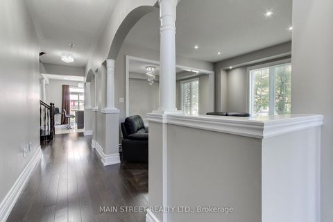 Photo 4 at 30 Conover Avenue, Bayview Northeast, Aurora