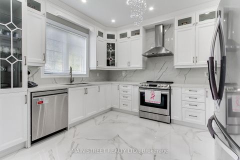 Photo 10 at 30 Conover Avenue, Bayview Northeast, Aurora