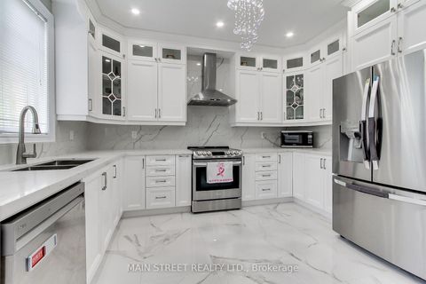 Photo 11 at 30 Conover Avenue, Bayview Northeast, Aurora