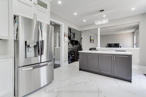 Photo 12 at 30 Conover Avenue, Bayview Northeast, Aurora