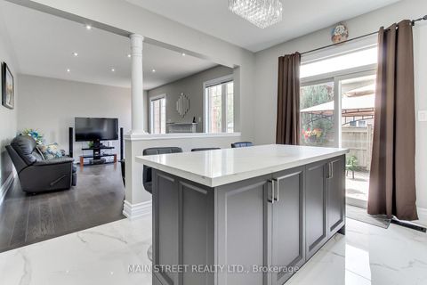 Photo 13 at 30 Conover Avenue, Bayview Northeast, Aurora