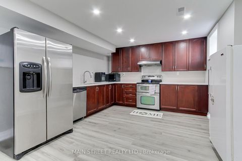 Photo 34 at 30 Conover Avenue, Bayview Northeast, Aurora