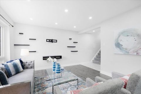 Photo 11 at 11 - 2 Liszt Gate, Hillcrest Village, Toronto