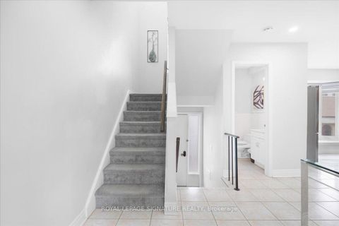 Photo 13 at 11 - 2 Liszt Gate, Hillcrest Village, Toronto