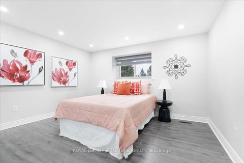 Photo 14 at 11 - 2 Liszt Gate, Hillcrest Village, Toronto