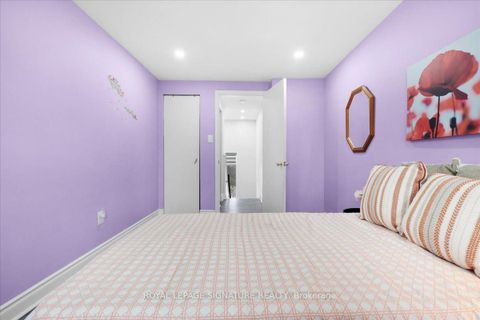 Photo 17 at 11 - 2 Liszt Gate, Hillcrest Village, Toronto