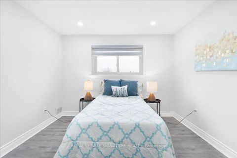 Photo 19 at 11 - 2 Liszt Gate, Hillcrest Village, Toronto