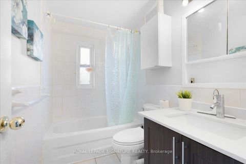 Photo 20 at 11 - 2 Liszt Gate, Hillcrest Village, Toronto