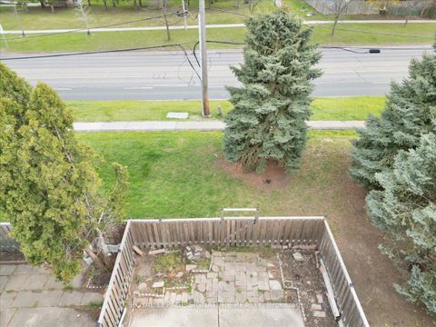 Photo 25 at 11 - 2 Liszt Gate, Hillcrest Village, Toronto
