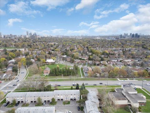 Photo 26 at 11 - 2 Liszt Gate, Hillcrest Village, Toronto