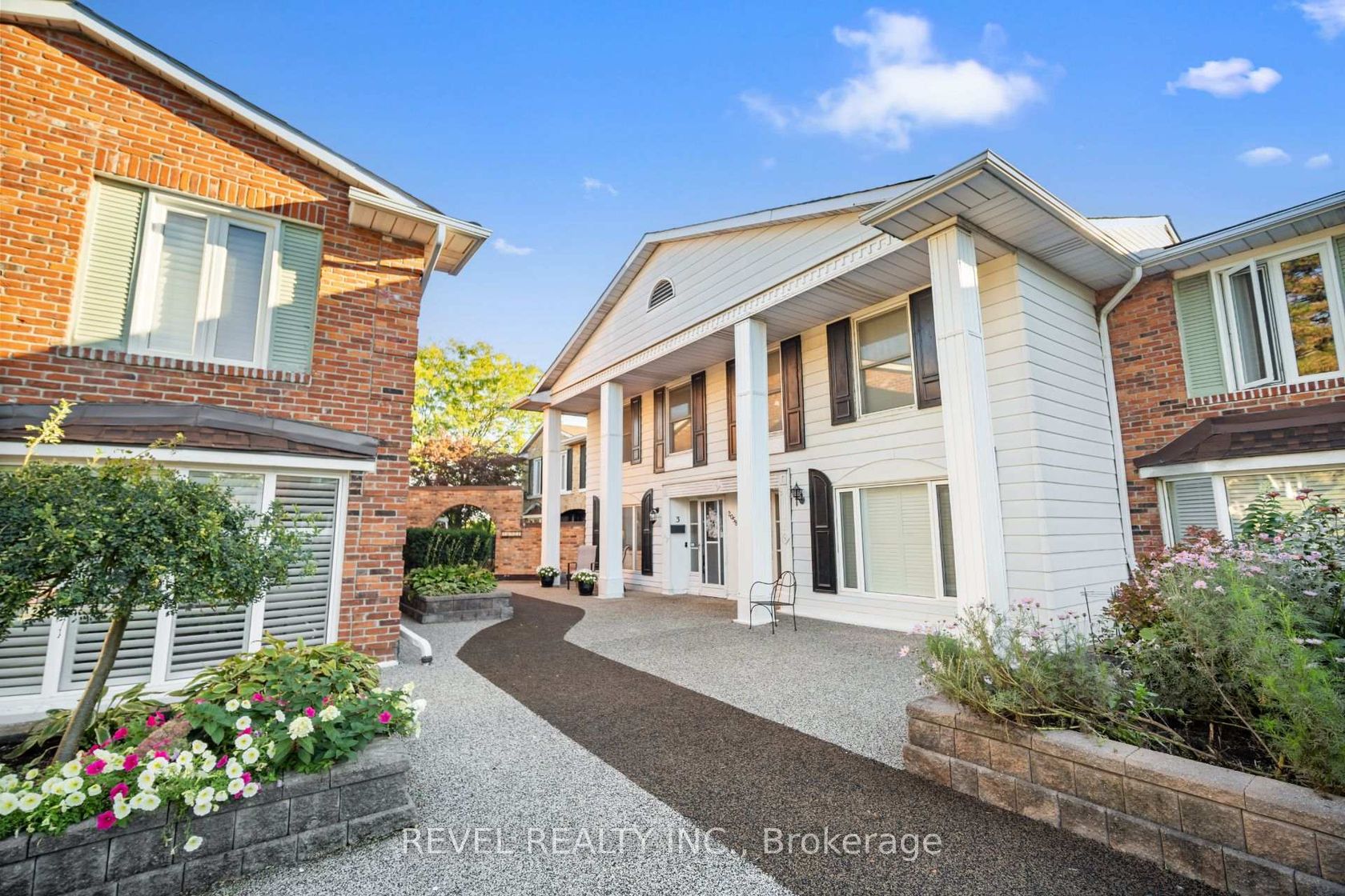 3 - 2058 Brant Street, Tyandaga, Burlington 