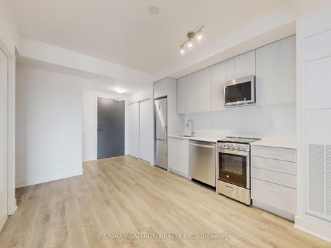 Photo 6 at 415 - 185 Deerfield Road, Central Newmarket, Newmarket