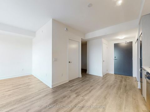 Photo 7 at 415 - 185 Deerfield Road, Central Newmarket, Newmarket