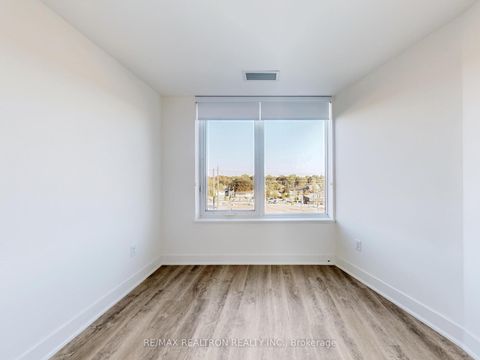 Photo 8 at 415 - 185 Deerfield Road, Central Newmarket, Newmarket