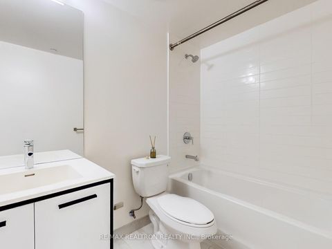 Photo 11 at 415 - 185 Deerfield Road, Central Newmarket, Newmarket