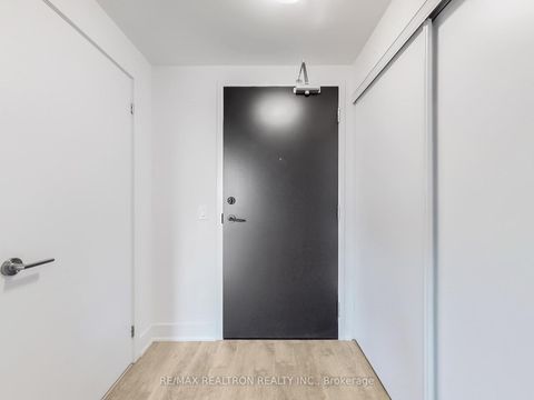 Photo 13 at 415 - 185 Deerfield Road, Central Newmarket, Newmarket