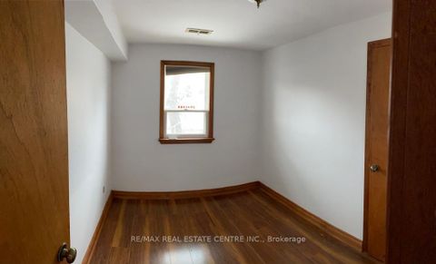 Photo 10 at 462 Scarsdale Crescent, WO West, Oakville