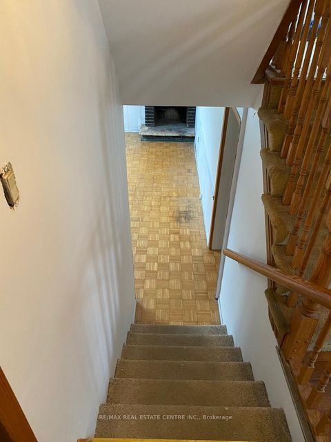 Photo 12 at 462 Scarsdale Crescent, WO West, Oakville
