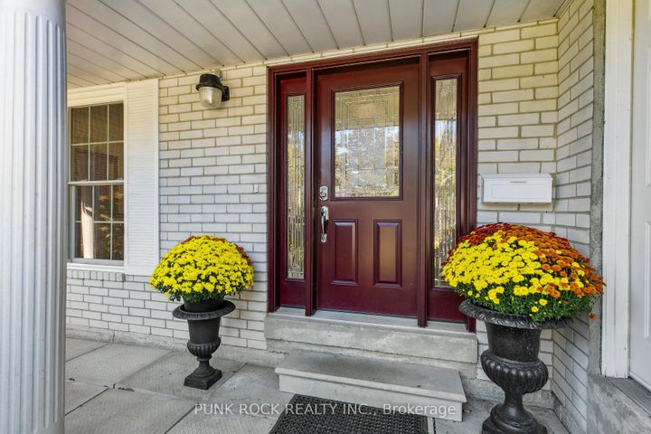Photo 2 at 4161 Claypine Rise, Rathwood, Mississauga