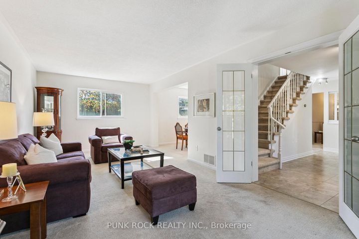 Photo 7 at 4161 Claypine Rise, Rathwood, Mississauga