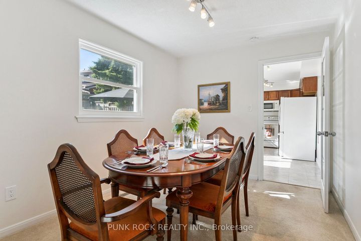 Photo 13 at 4161 Claypine Rise, Rathwood, Mississauga